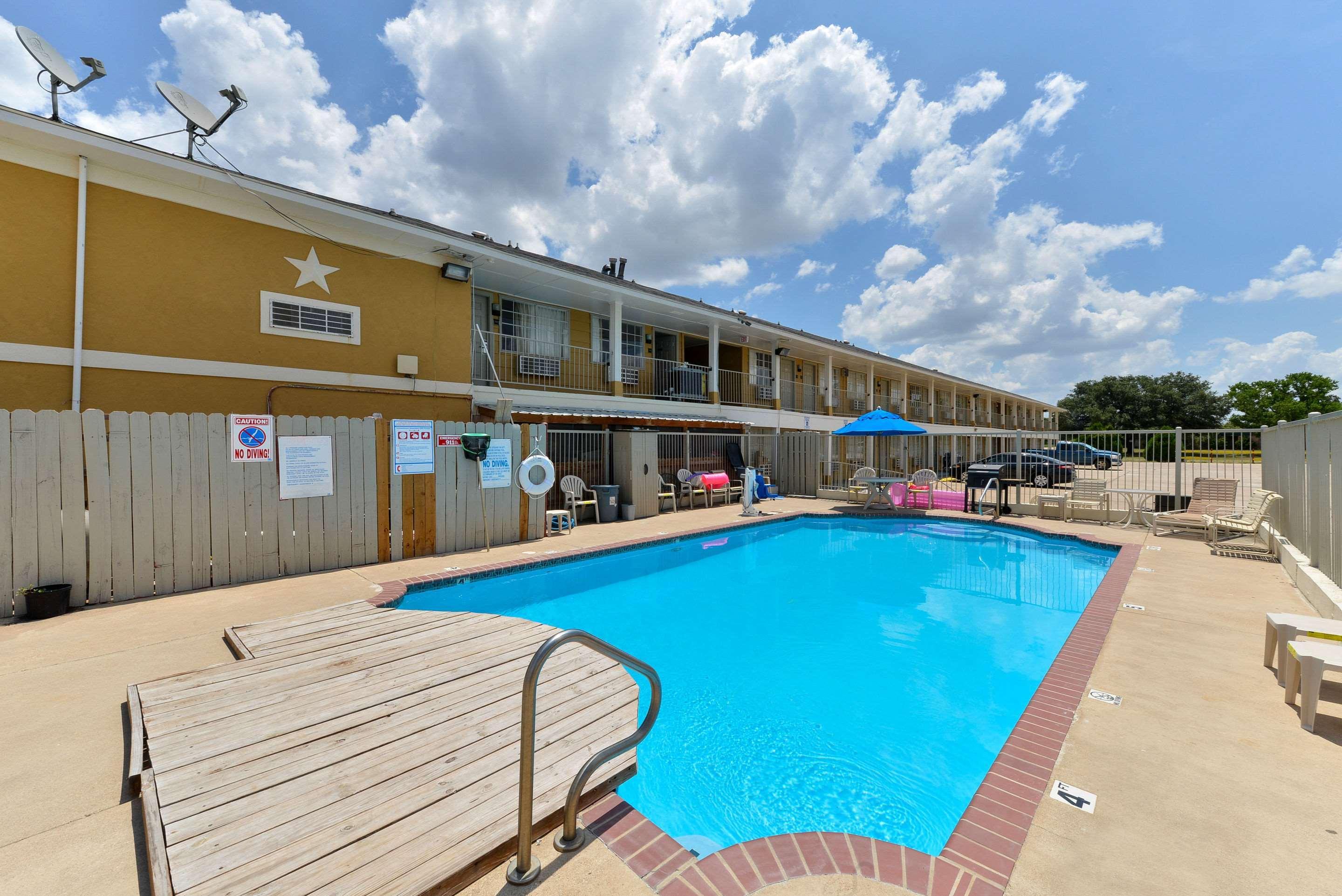 Quality Inn Gonzales Exterior foto